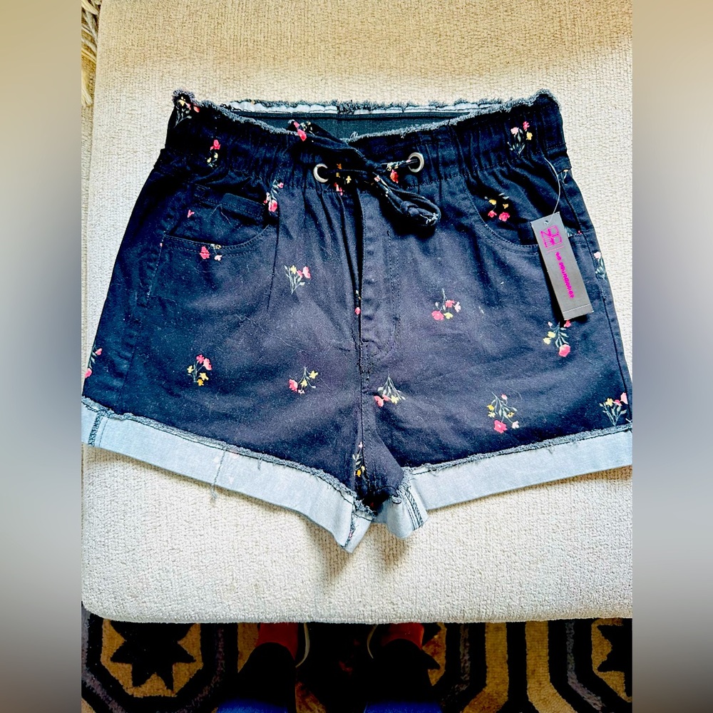No Boundaries shorts